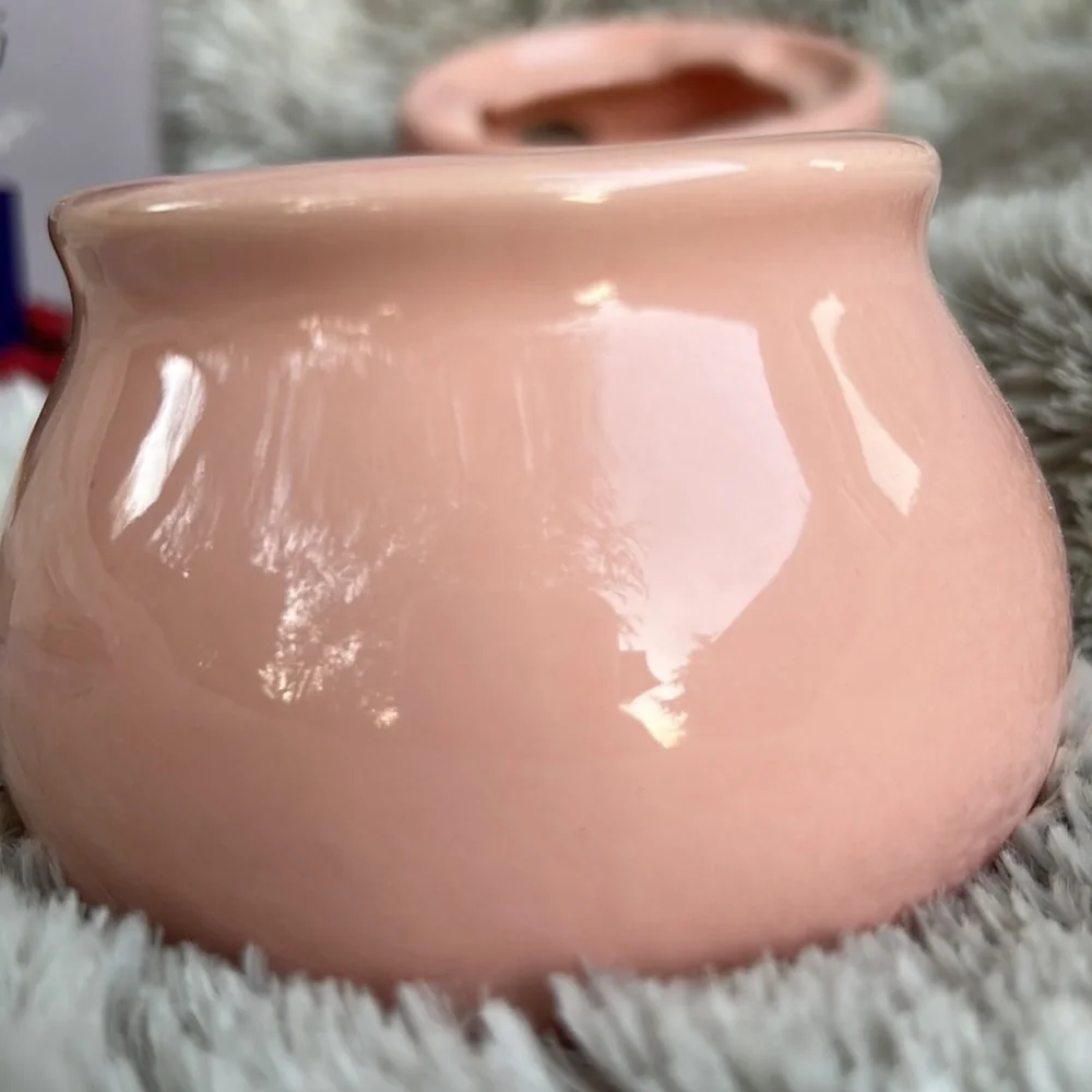 The Original Hot Pot from 1985, new in box. My kid’s first post!